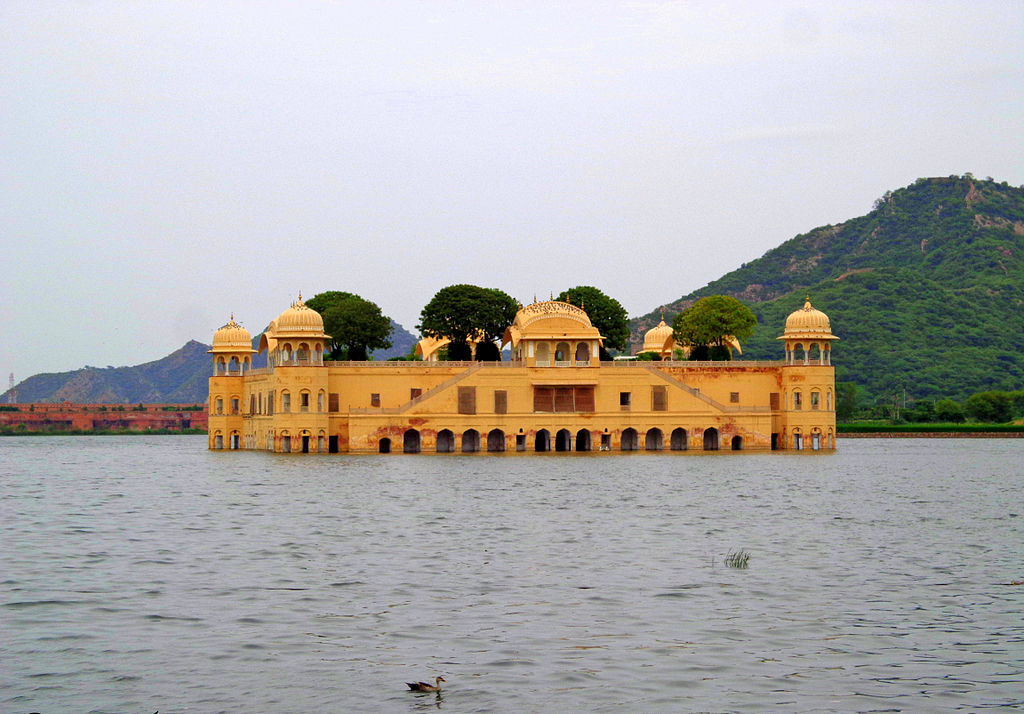 Jal_Mahal_Palace